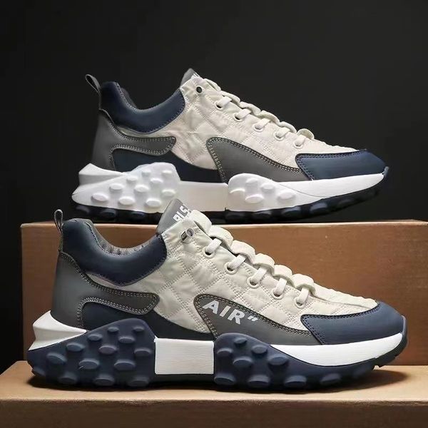 chaussure antidérapante surélevées